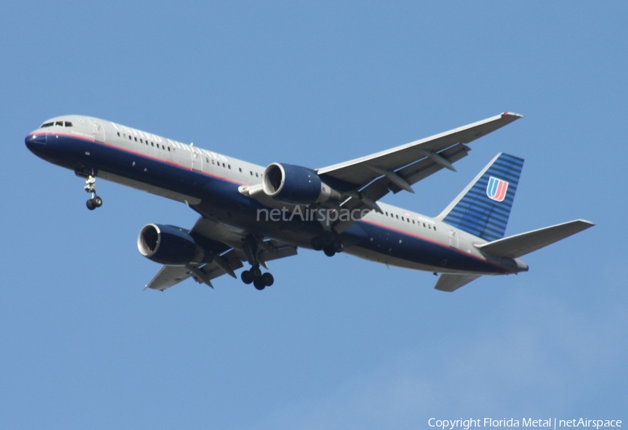 United Airlines Boeing 757-222 (N536UA) | Photo 300665