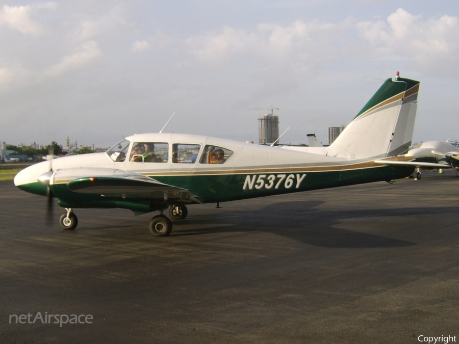 (Private) Piper PA-23-250 Aztec B (N5376Y) | Photo 469261