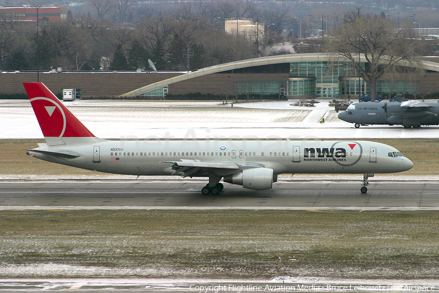 Northwest Airlines Boeing 757-251 (N537US) | Photo 84230