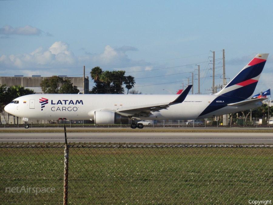 LATAM Cargo Colombia Boeing 767-316(ER)(BCF) (N538LA) | Photo 296960