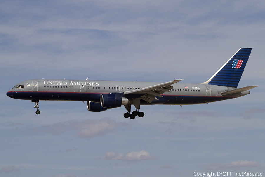 United Airlines Boeing 757-222 (N538UA) | Photo 341806