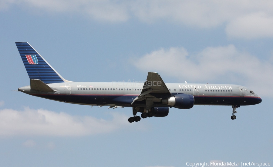 United Airlines Boeing 757-222 (N538UA) | Photo 300666