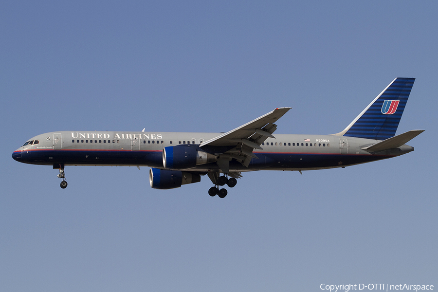 United Airlines Boeing 757-222 (N539UA) | Photo 338405