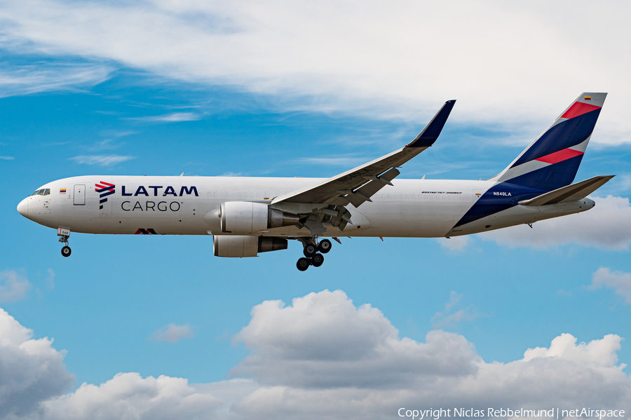 LATAM Cargo Colombia Boeing 767-316(ER)(BCF) (N540LA) | Photo 400464