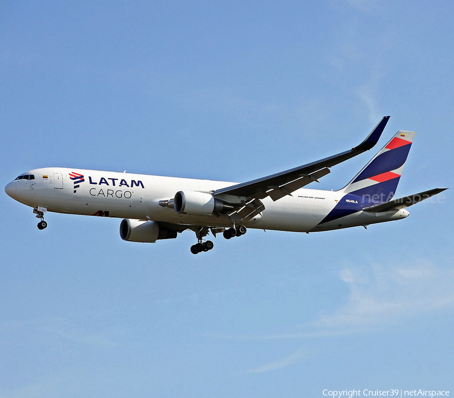 LATAM Cargo Colombia Boeing 767-316(ER)(BCF) (N540LA) | Photo 404869