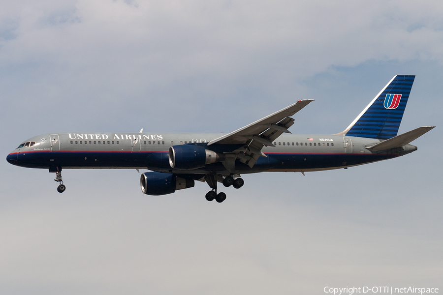 United Airlines Boeing 757-222 (N540UA) | Photo 185332