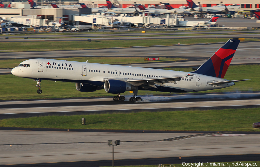 Delta Air Lines Boeing 757-251 (N541US) | Photo 6648
