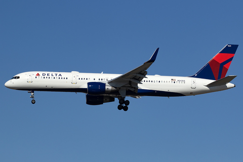 Delta Air Lines Boeing 757-251 (N541US) at  Los Angeles - International, United States