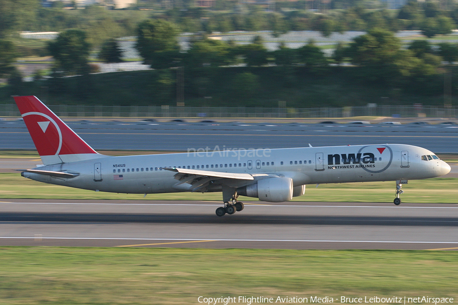 Northwest Airlines Boeing 757-251 (N541US) | Photo 177825