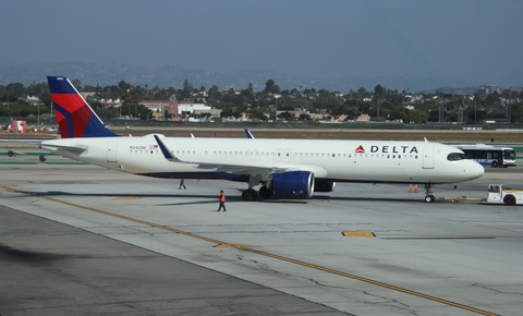 Delta Air Lines Airbus A321-271NX (N542DE) at  Los Angeles - International, United States