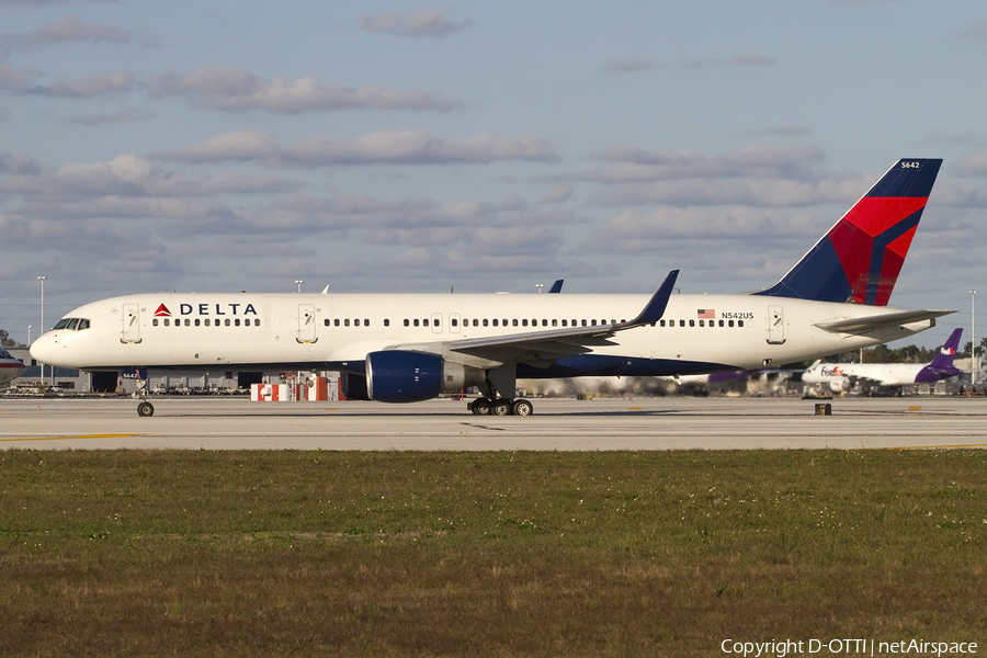 Delta Air Lines Boeing 757-251 (N542US) | Photo 430804