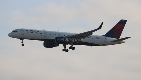 Delta Air Lines Boeing 757-251 (N543US) at  Los Angeles - International, United States