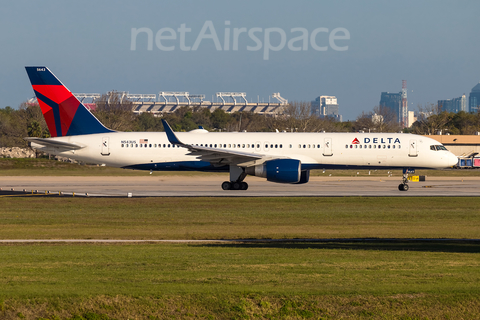 Delta Air Lines Boeing 757-251 (N543US) at  Tampa - International, United States