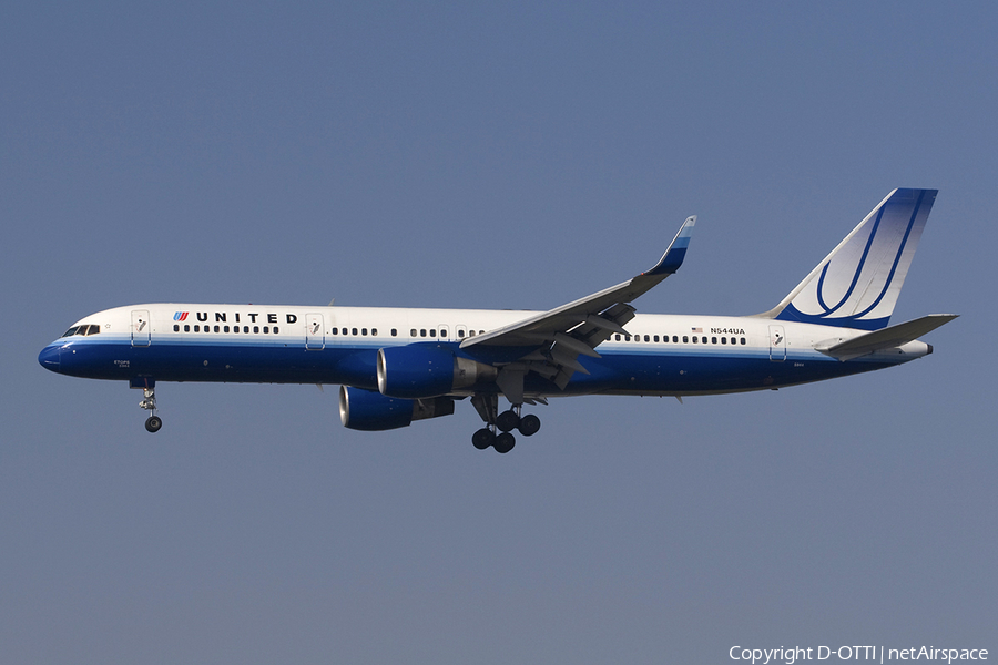 United Airlines Boeing 757-222 (N544UA) | Photo 279519