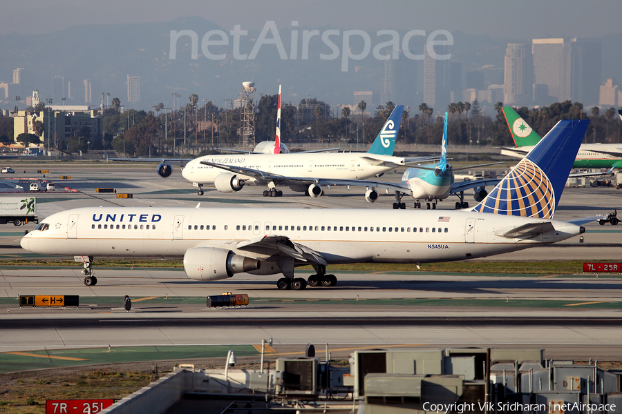 United Airlines Boeing 757-222 (N545UA) | Photo 67703