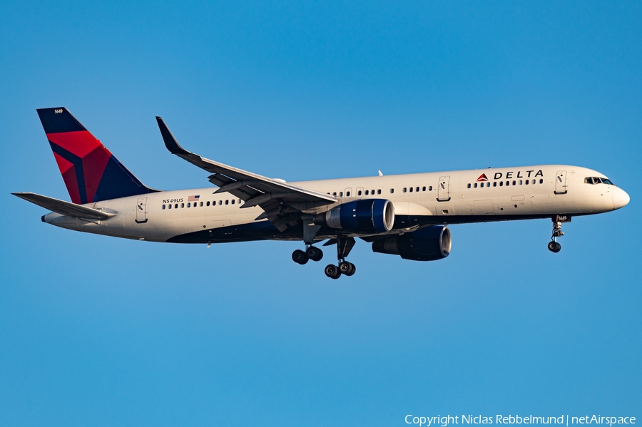United Airlines Boeing 757-222 (N549UA) | Photo 680950