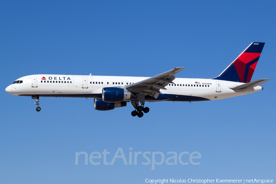 Delta Air Lines Boeing 757-251 (N550NW) | Photo 127350