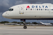 Delta Air Lines Boeing 757-251 (N553NW) at  Ft. Lauderdale - International, United States
