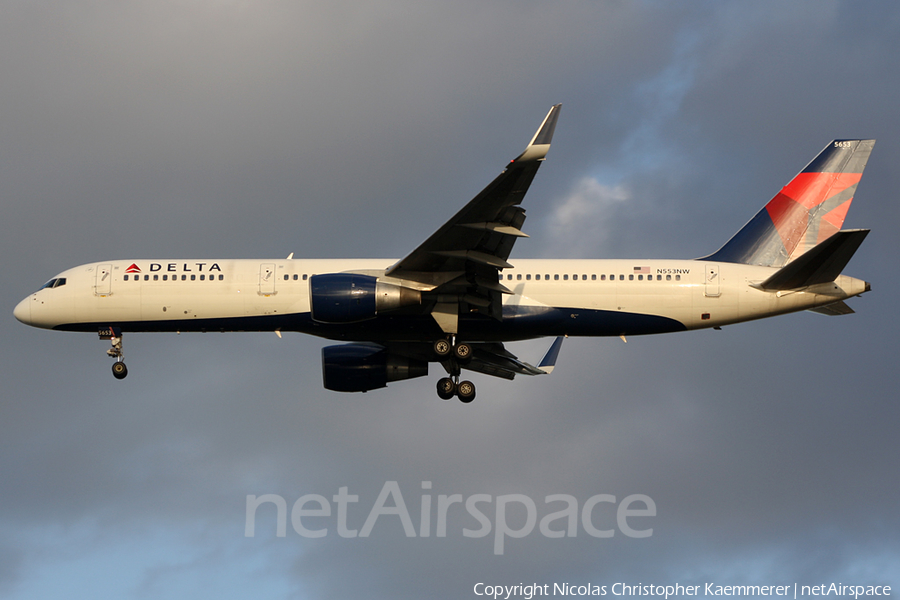 Northwest Airlines Boeing 757-251 (N553NW) | Photo 127021