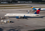 Delta Air Lines Boeing 757-251 (N554NW) at  Ft. Lauderdale - International, United States