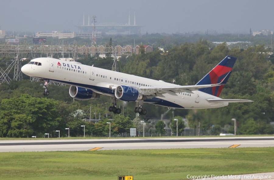 Delta Air Lines Boeing 757-251 (N554NW) | Photo 351116