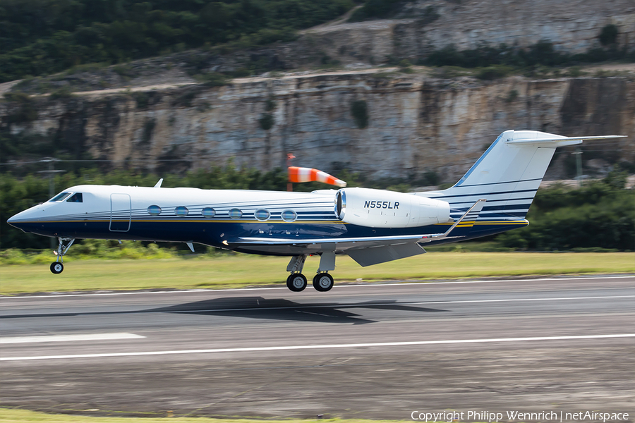 (Private) Gulfstream G-IV-X (G450) (N555LR) | Photo 137928