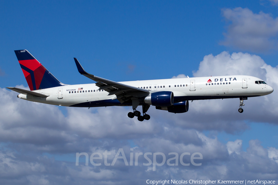 Delta Air Lines Boeing 757-251 (N555NW) | Photo 122242