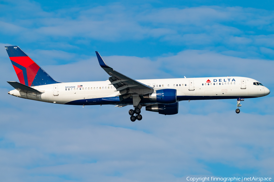 Delta Air Lines Boeing 757-251 (N556NW) | Photo 650698