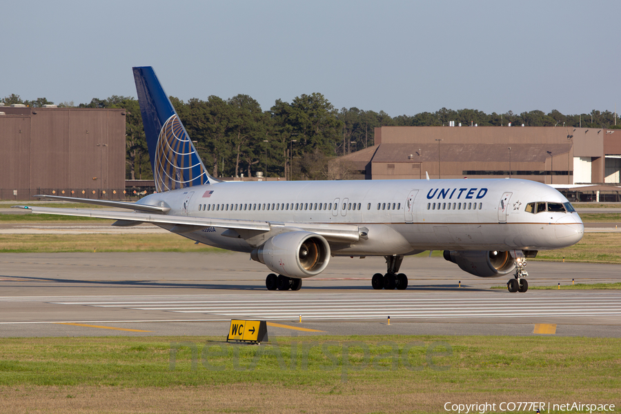 United Airlines Boeing 757-222 (N556UA) | Photo 43392