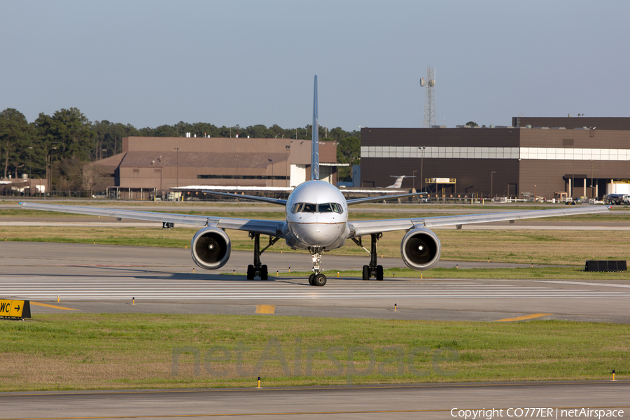 United Airlines Boeing 757-222 (N556UA) | Photo 43393