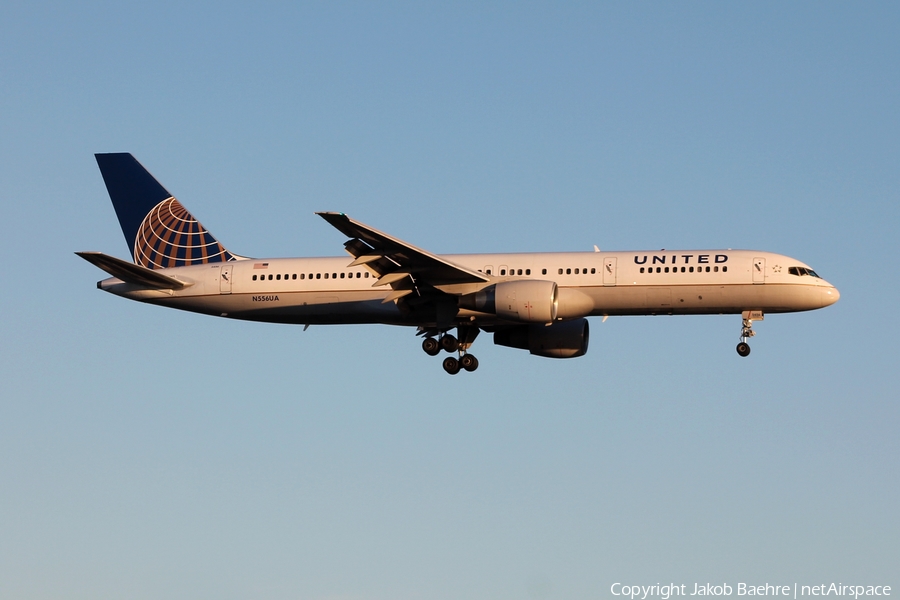 United Airlines Boeing 757-222 (N556UA) | Photo 143639