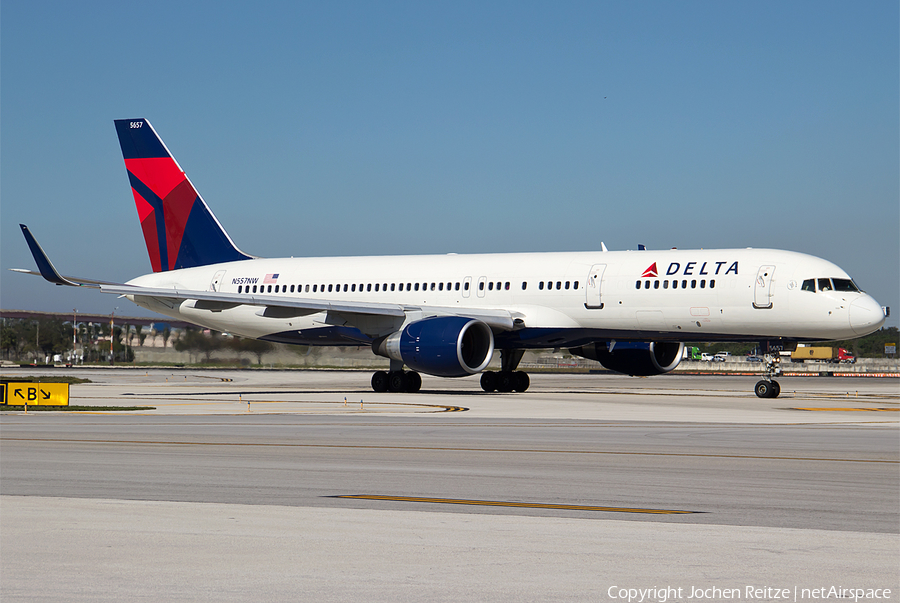 Delta Air Lines Boeing 757-251 (N557NW) | Photo 39007