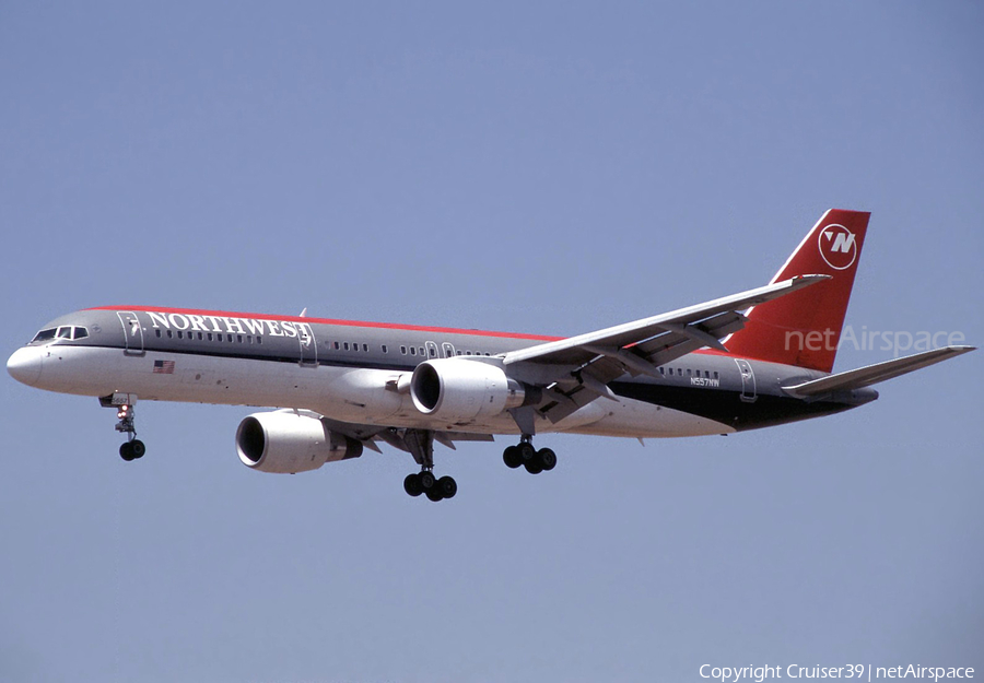 Northwest Airlines Boeing 757-251 (N557NW) | Photo 551221