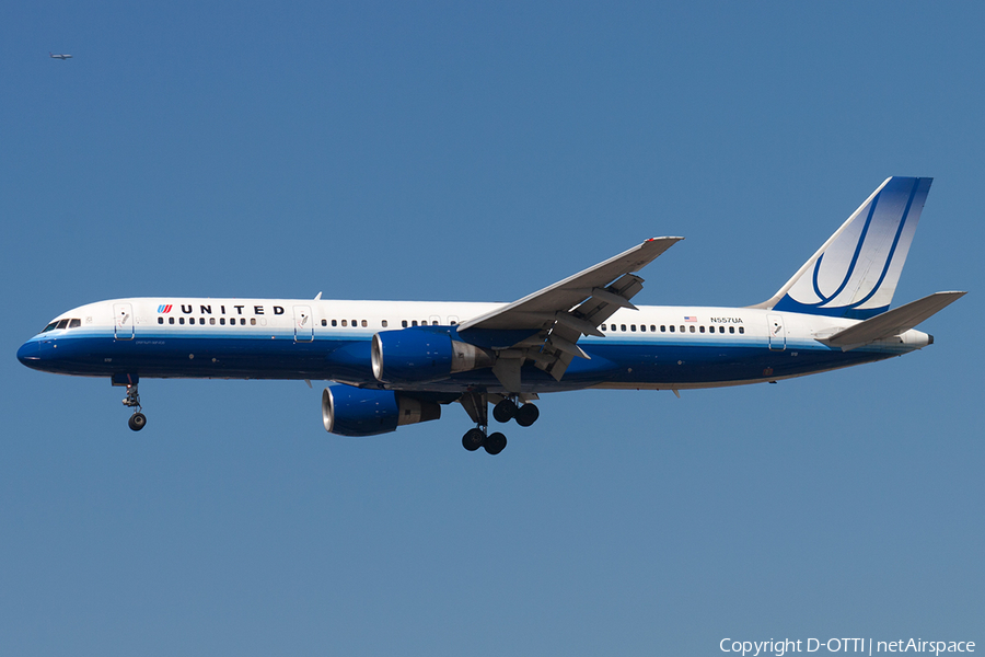 United Airlines Boeing 757-222 (N557UA) | Photo 184129