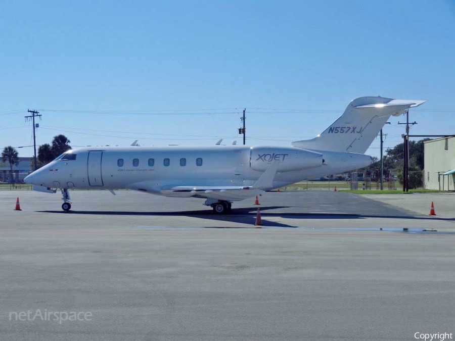 XOJet Bombardier BD-100-1A10 Challenger 300 (N557XJ) | Photo 150245