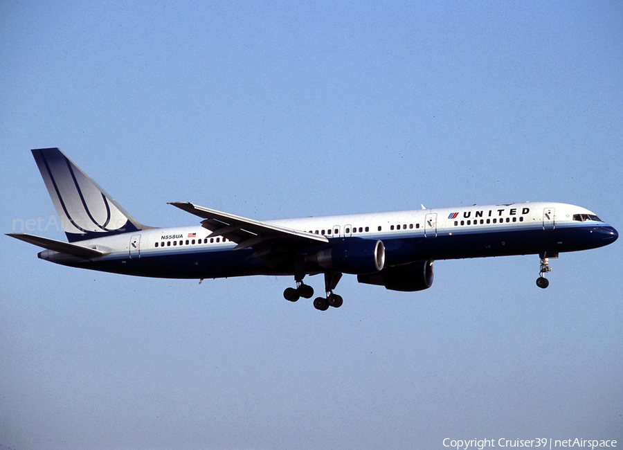 United Airlines Boeing 757-222 (N558UA) | Photo 542352