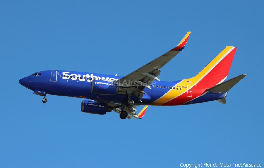 Southwest Airlines Boeing 737-73V (N558WN) | Photo 668358