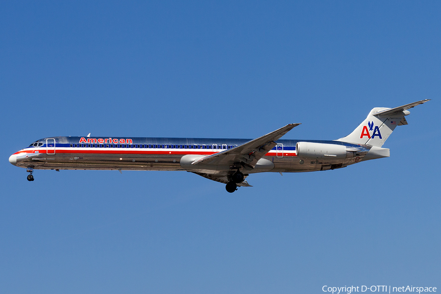 American Airlines McDonnell Douglas MD-82 (N560AA) | Photo 184140