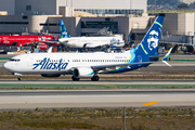 Alaska Airlines Boeing 737-890 (N560AS) at  Los Angeles - International, United States