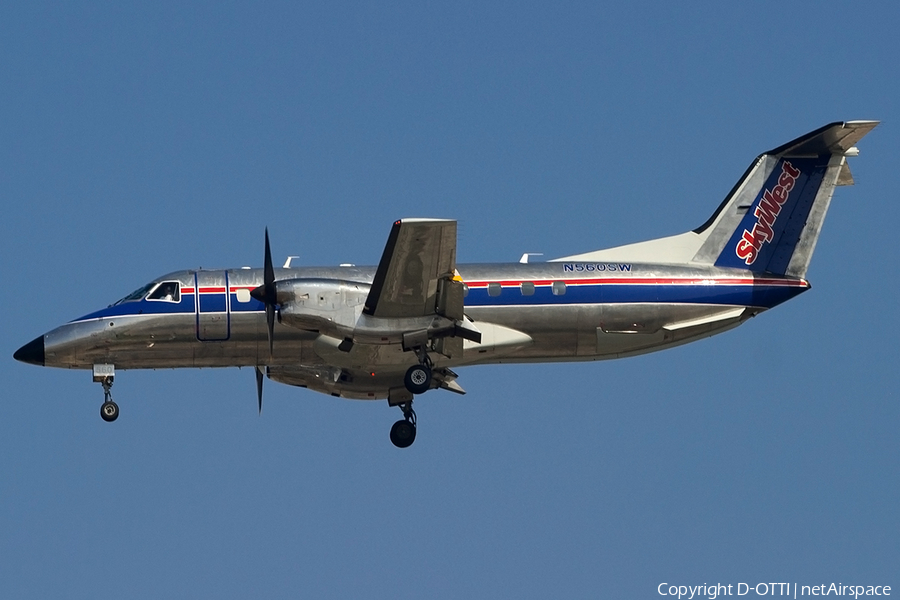 SkyWest Airlines Embraer EMB-120ER Brasilia (N560SW) | Photo 182993