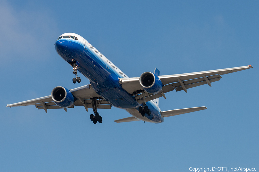United Airlines Boeing 757-222 (N560UA) | Photo 280414
