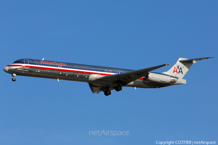 American Airlines McDonnell Douglas MD-82 (N561AA) | Photo 30027