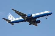 United Airlines Boeing 757-222 (N561UA) at  Orlando - International (McCoy), United States