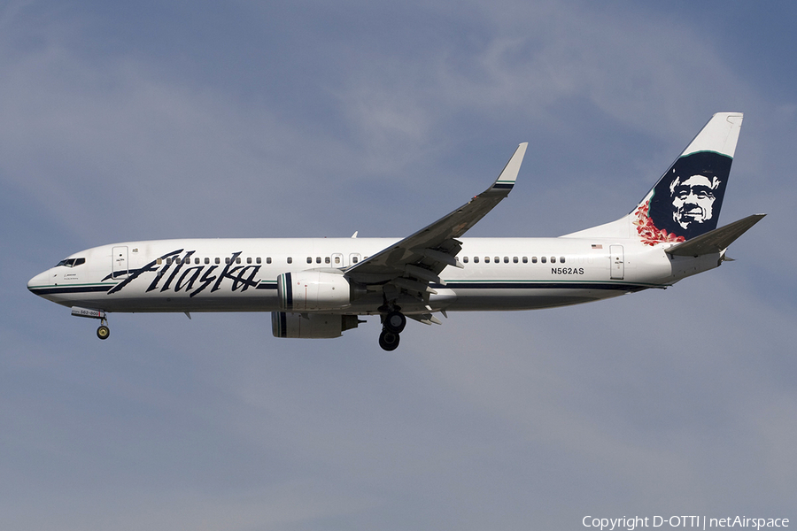 Alaska Airlines Boeing 737-890 (N562AS) | Photo 279755