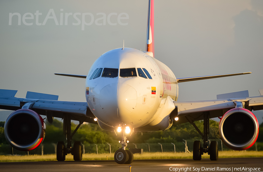 Avianca Airbus A320-214 (N562AV) | Photo 484960