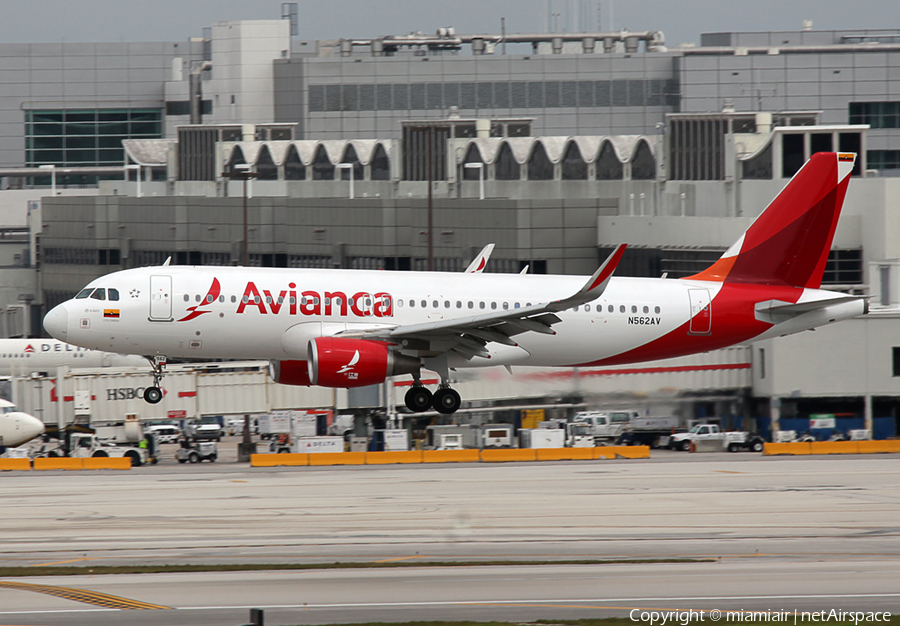 Avianca Airbus A320-214 (N562AV) | Photo 37703