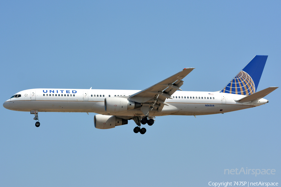 United Airlines Boeing 757-222 (N562UA) | Photo 63488