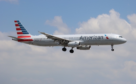 American Airlines Airbus A321-231 (N562UW) at  Miami - International, United States