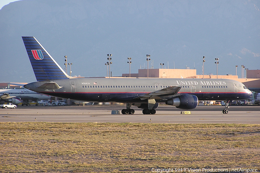 United Airlines Boeing 757-222 (N564UA) | Photo 2926