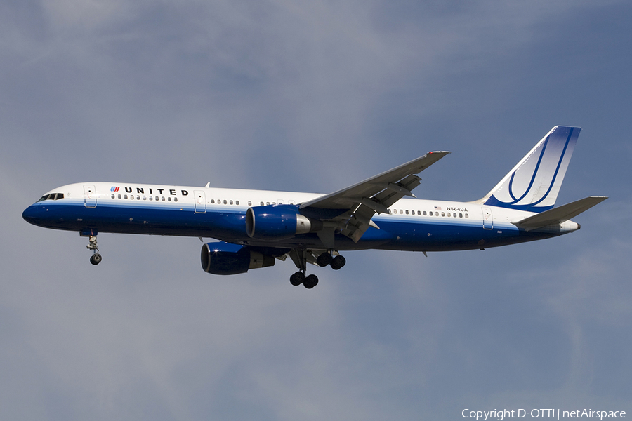 United Airlines Boeing 757-222 (N564UA) | Photo 279757